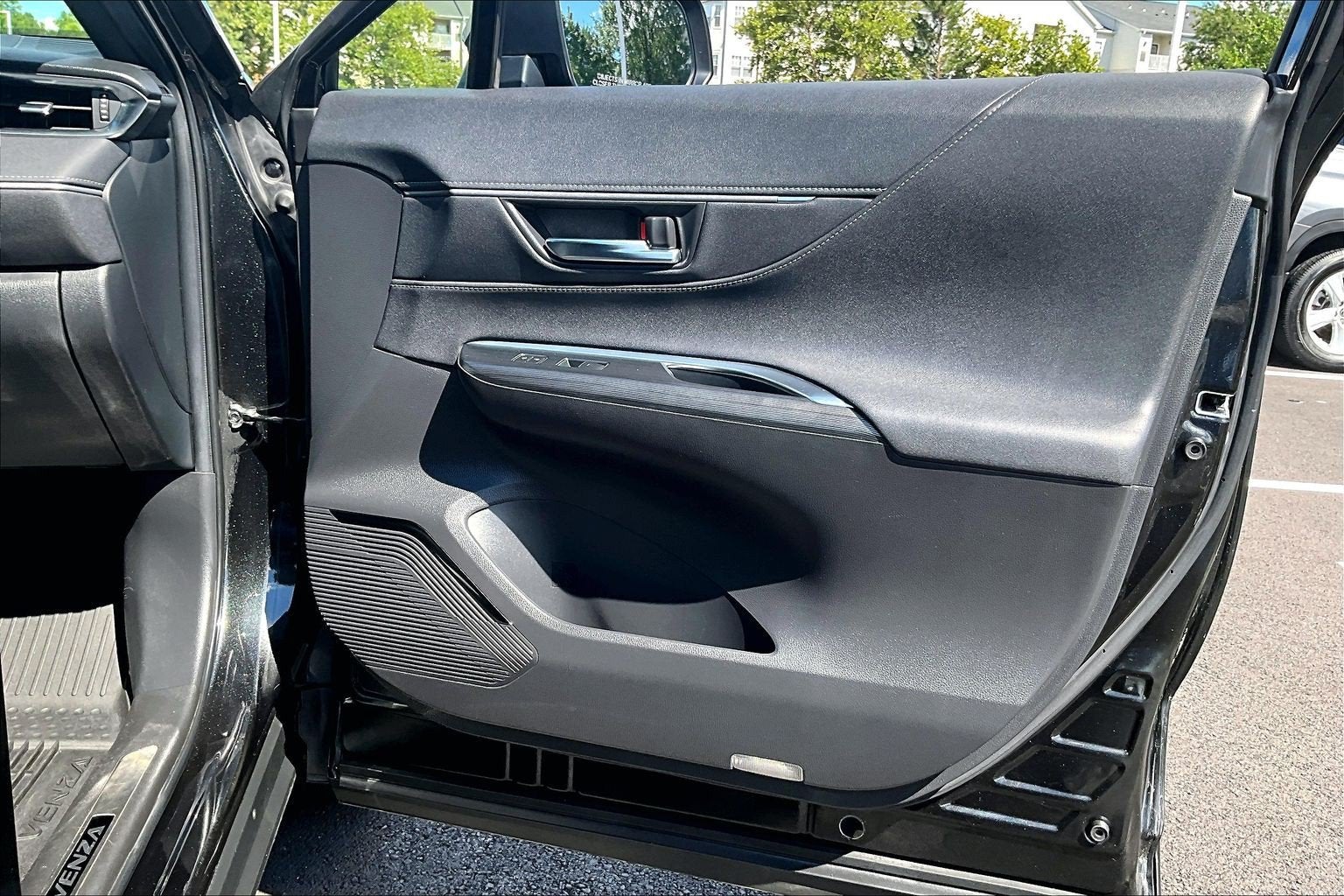 2023 Toyota Venza XLE