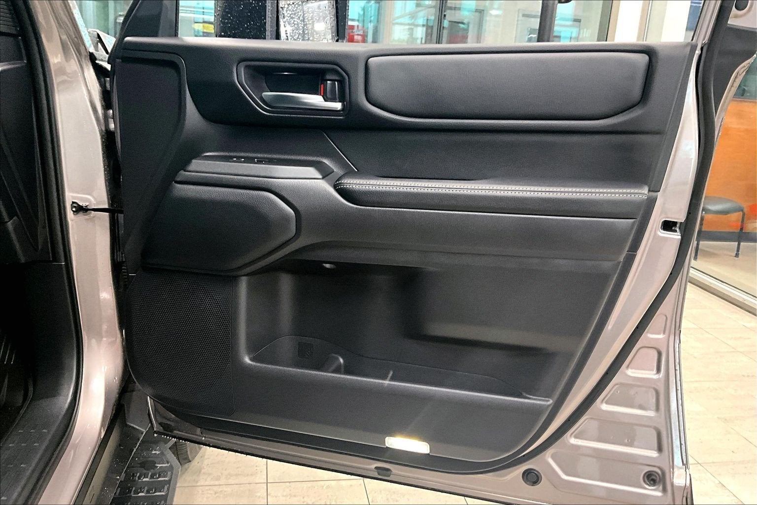 2025 Toyota Land Cruiser 4WD (Natl)