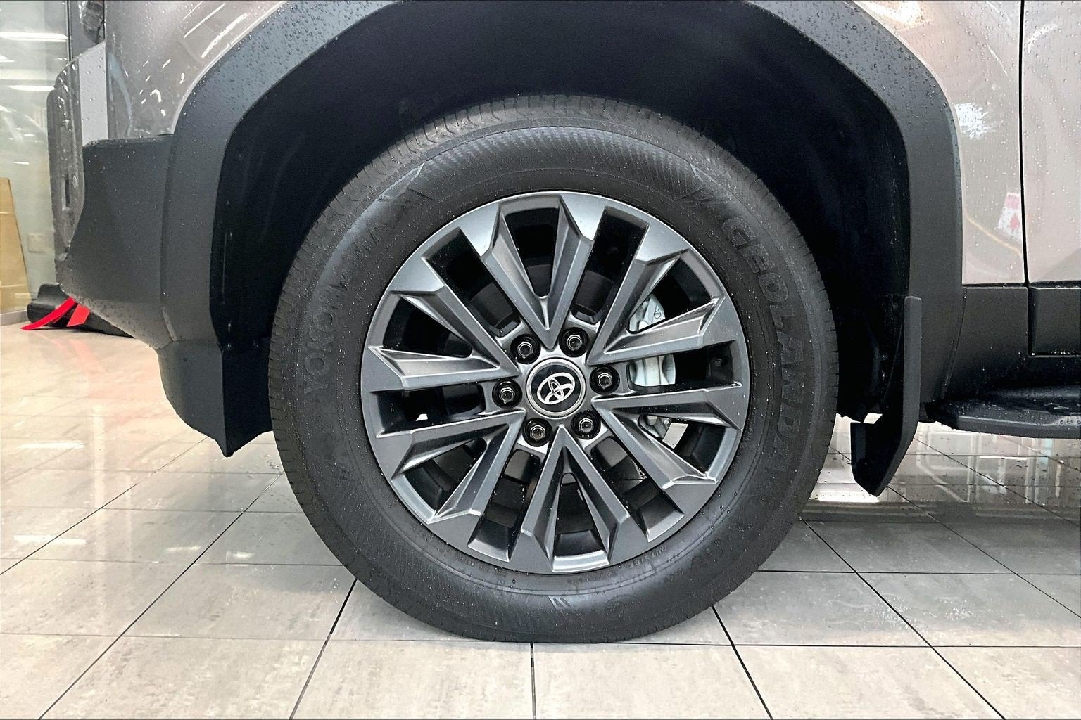 2025 Toyota Land Cruiser 4WD (Natl)