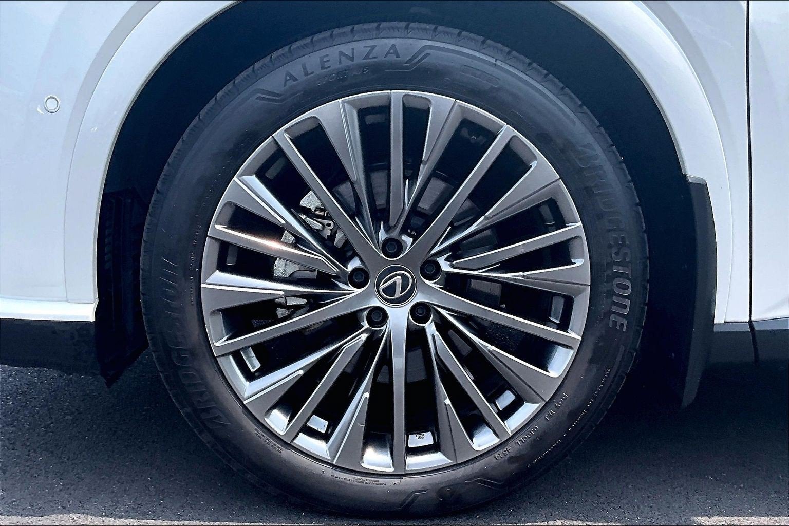 2025 Lexus RX RX 450h+ Luxury