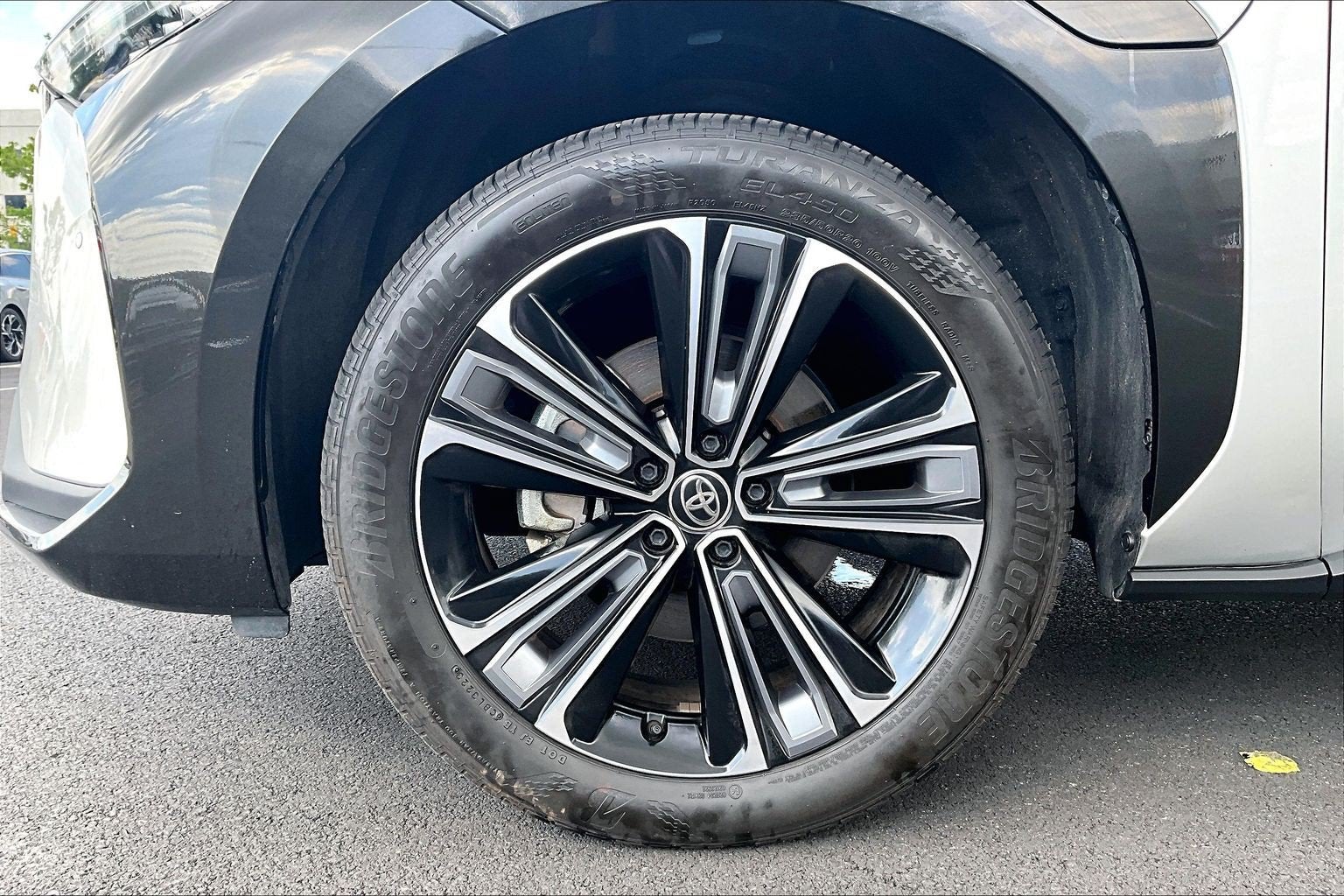 2023 Toyota bZ4X Limited