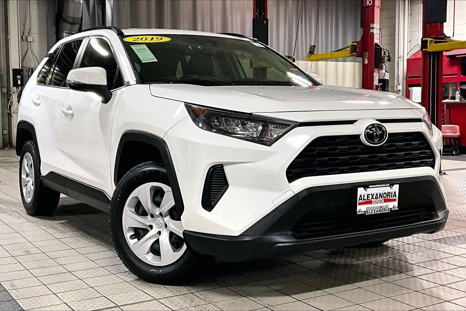 2019 Toyota RAV4 LE