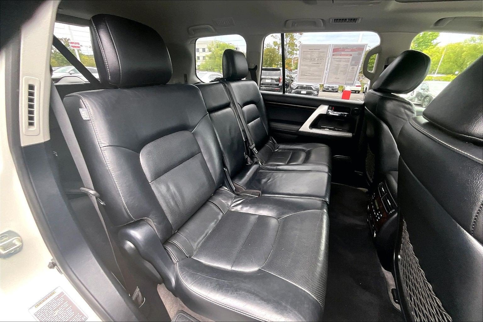 2015 Toyota Land Cruiser 4dr 4WD (Natl)