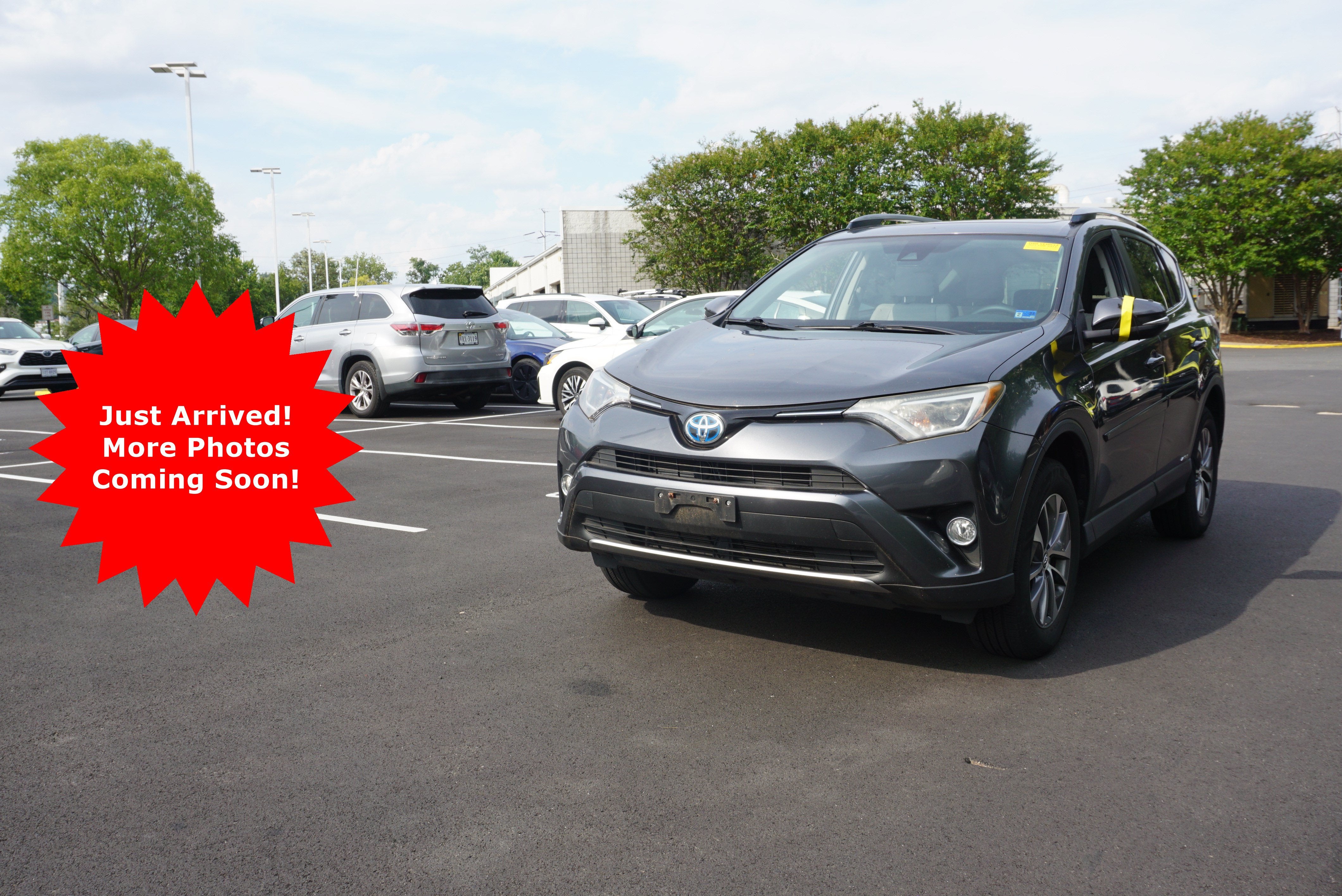 2017 Toyota RAV4 Hybrid XLE
