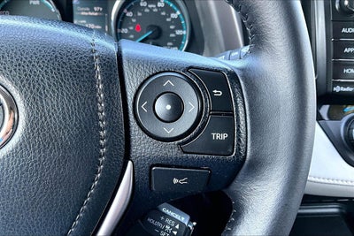 2017 Toyota RAV4 Hybrid XLE