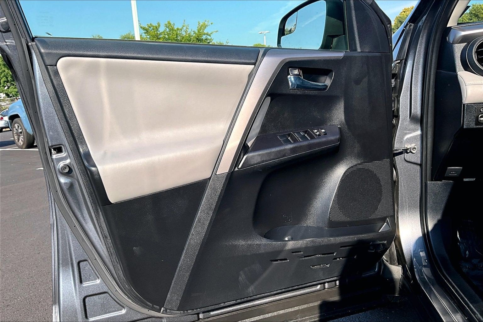 2017 Toyota RAV4 Hybrid XLE