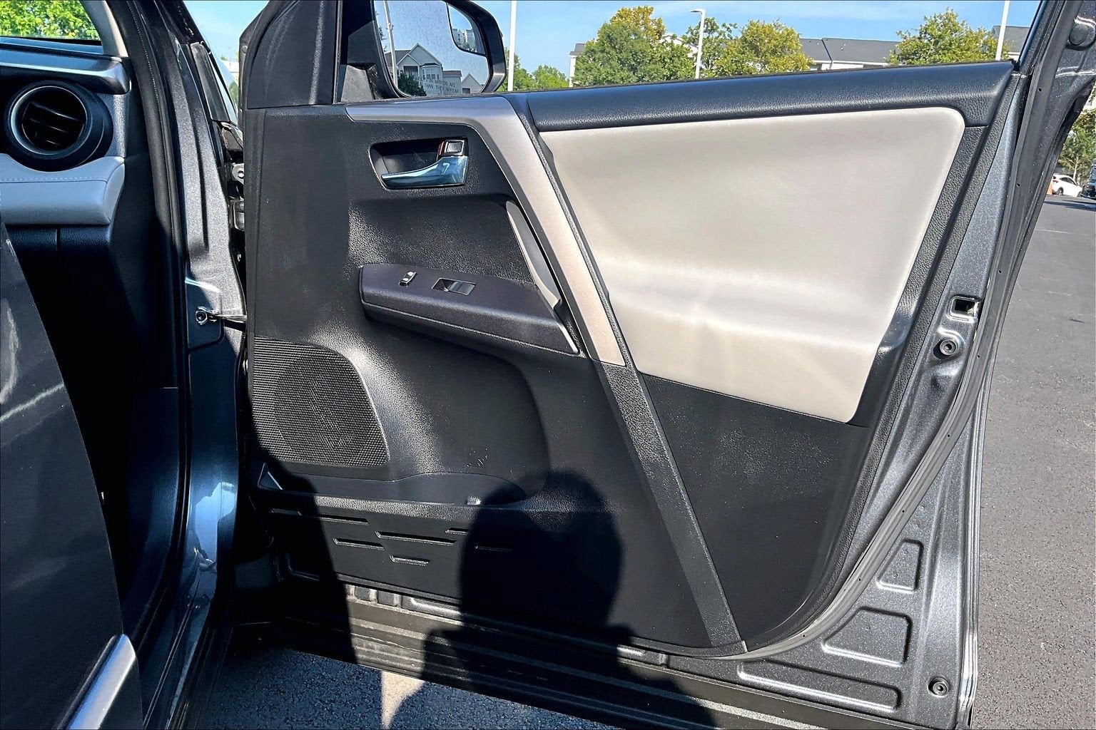2017 Toyota RAV4 Hybrid XLE