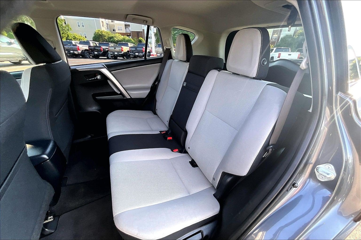 2017 Toyota RAV4 Hybrid XLE