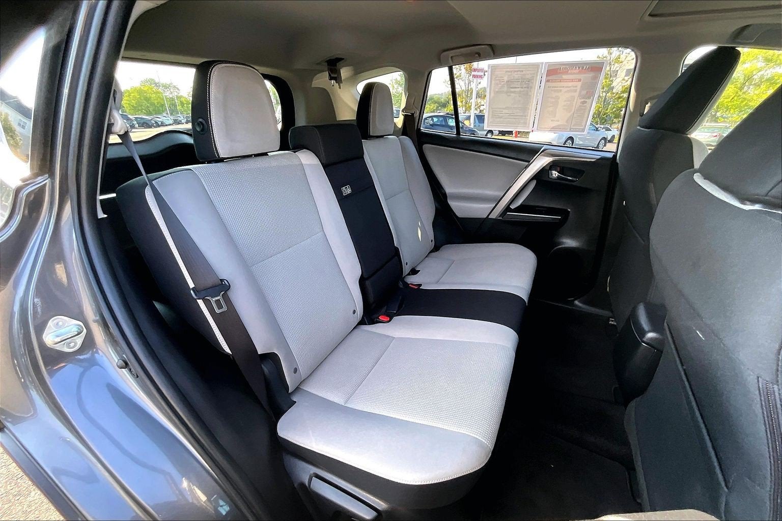 2017 Toyota RAV4 Hybrid XLE