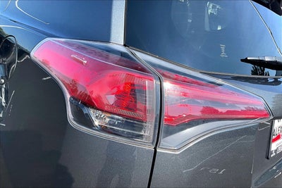 2017 Toyota RAV4 Hybrid XLE