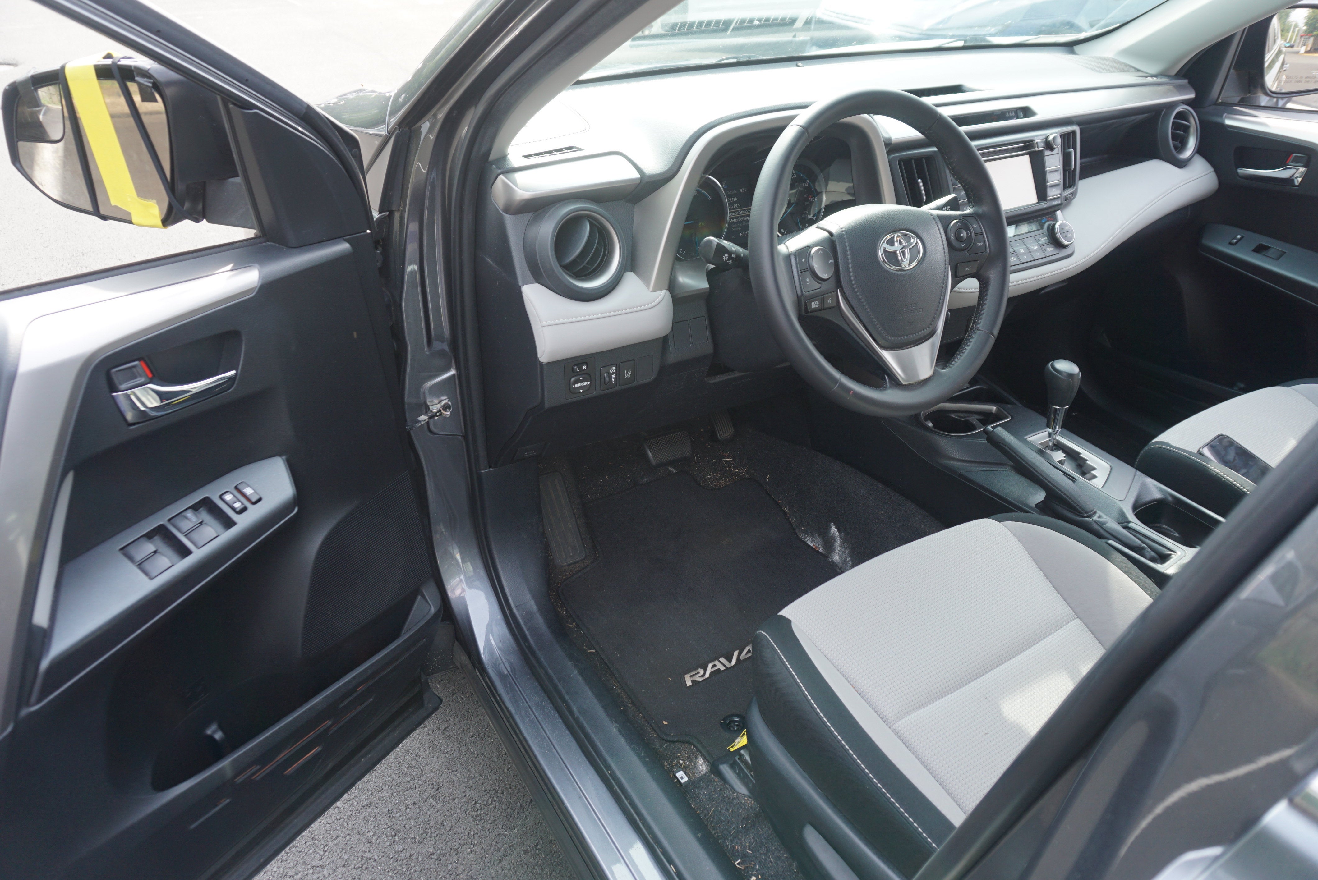 2017 Toyota RAV4 Hybrid XLE