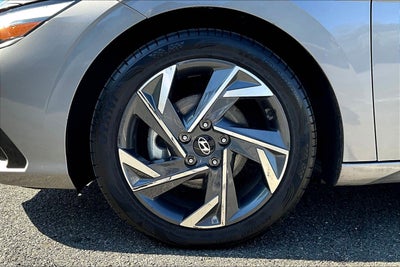 2024 Hyundai Elantra Limited