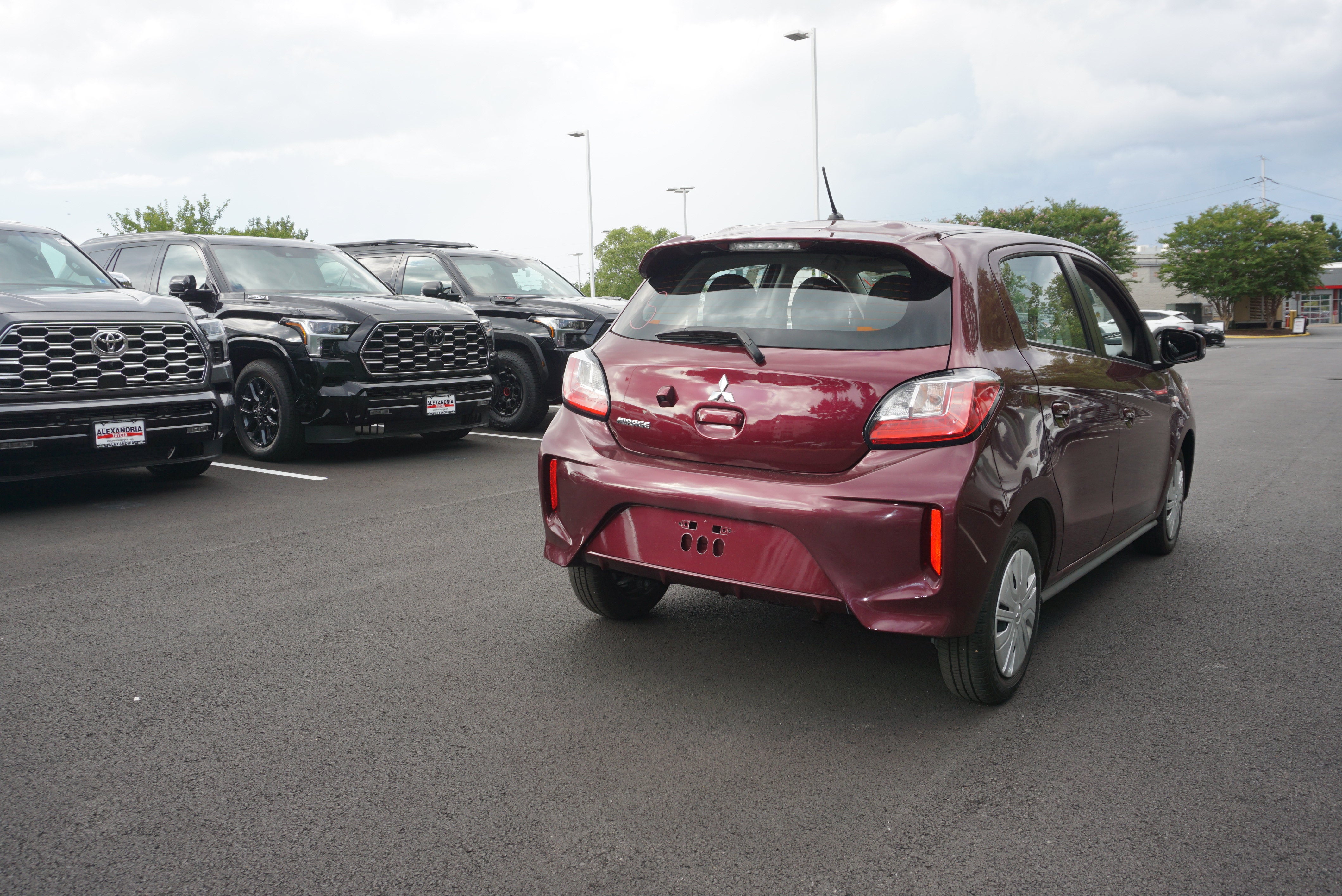 2024 Mitsubishi Mirage ES