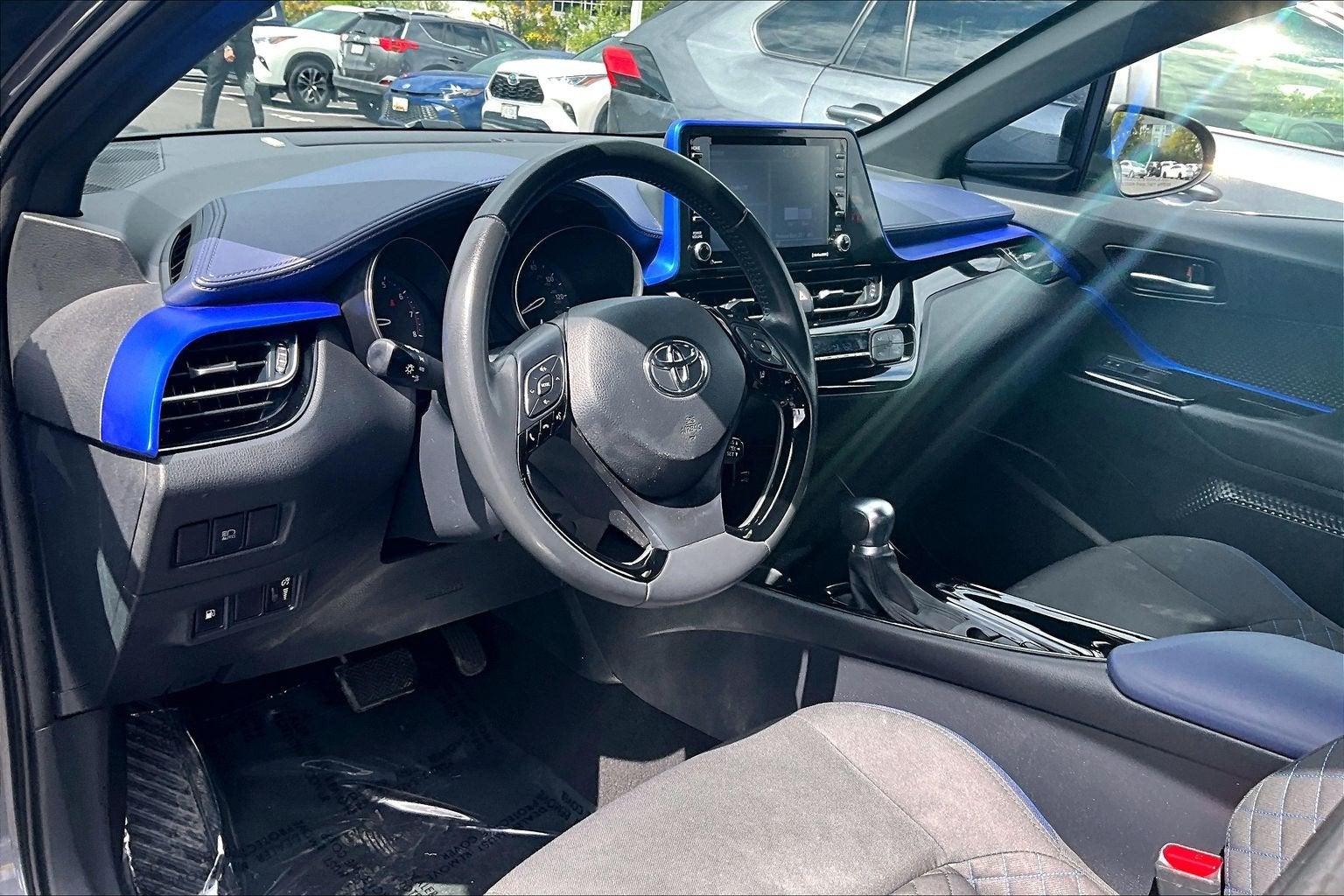 2022 Toyota C-HR XLE