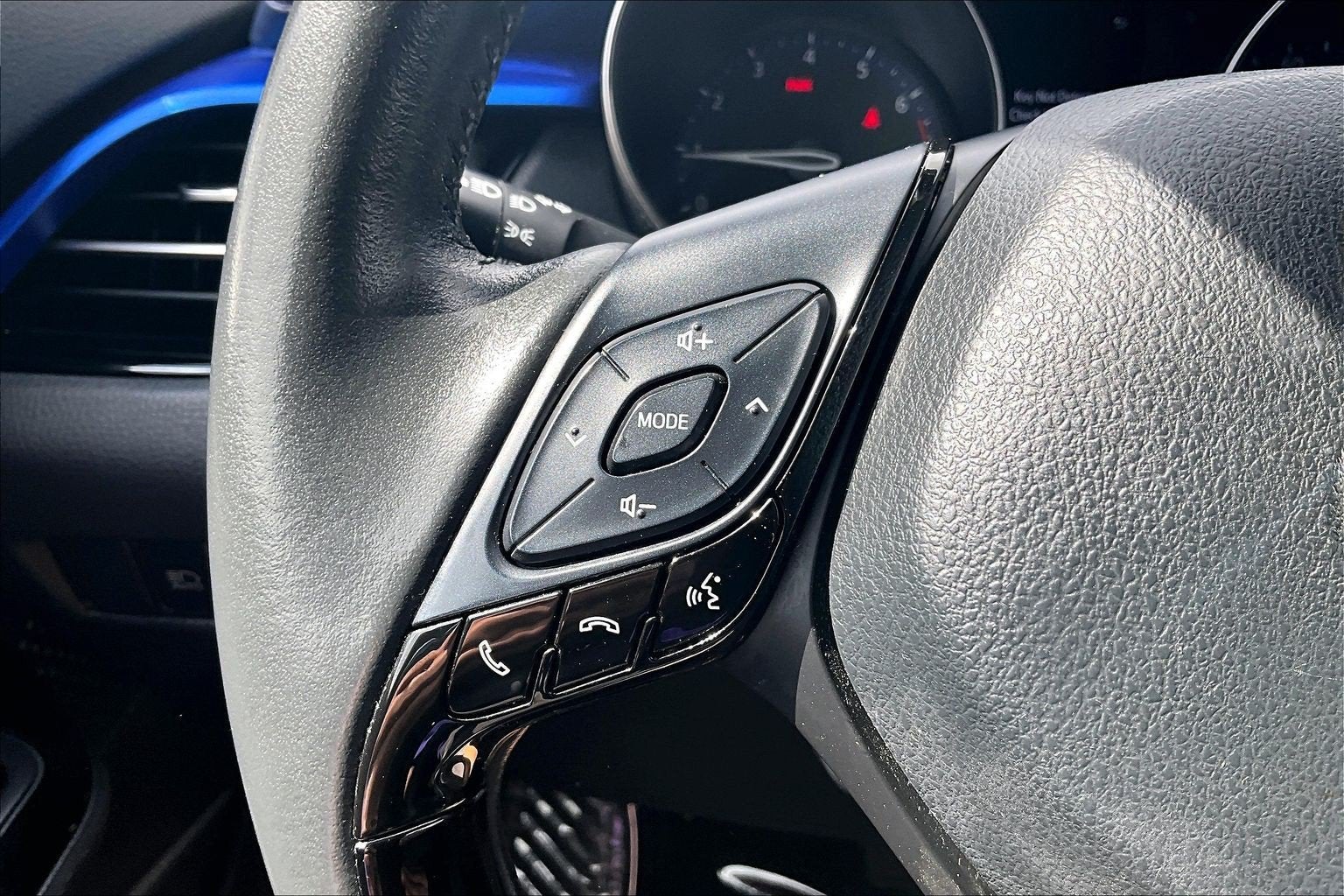 2022 Toyota C-HR XLE
