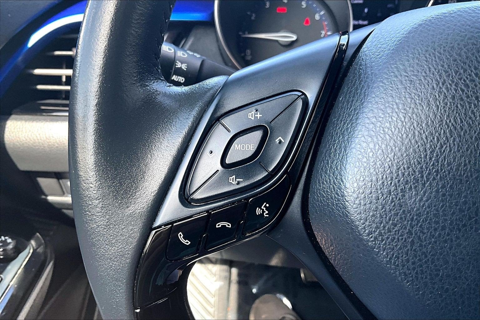 2022 Toyota C-HR XLE