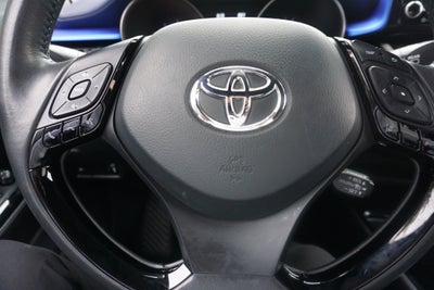 2022 Toyota C-HR XLE
