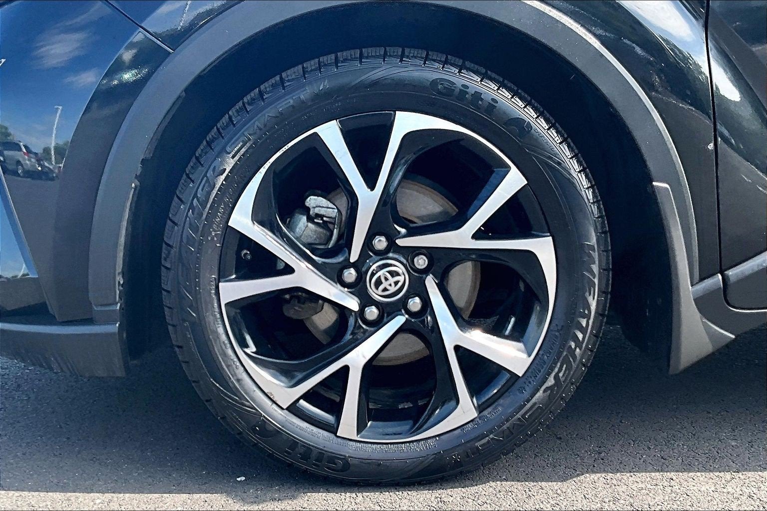 2022 Toyota C-HR XLE