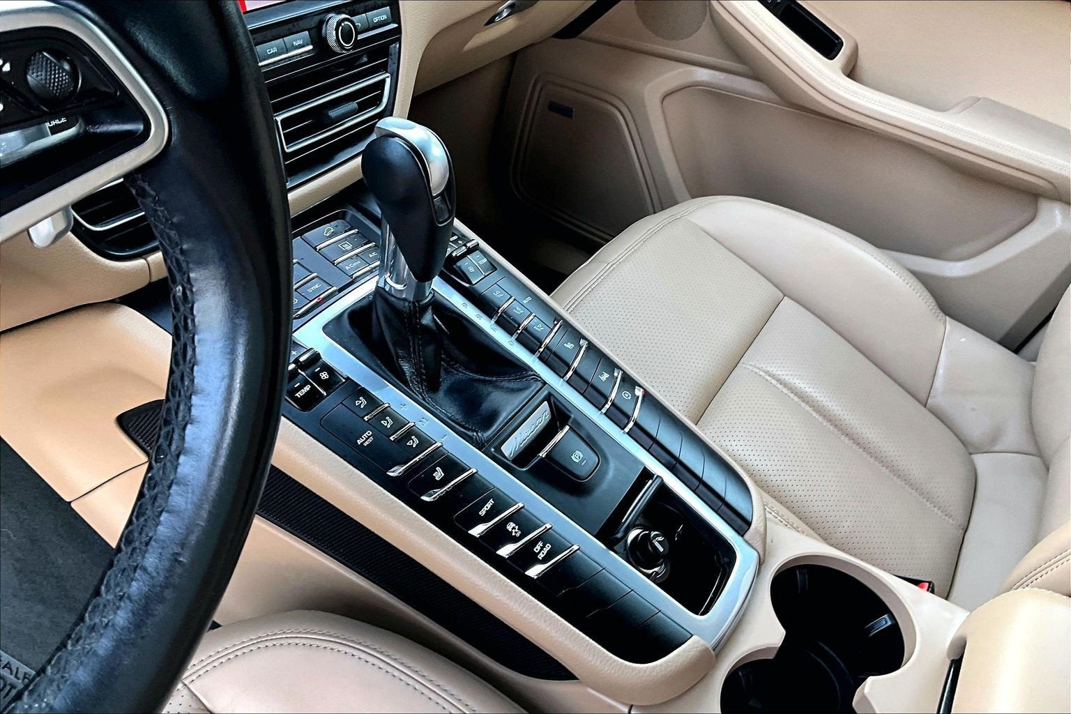 2021 Porsche Macan AWD