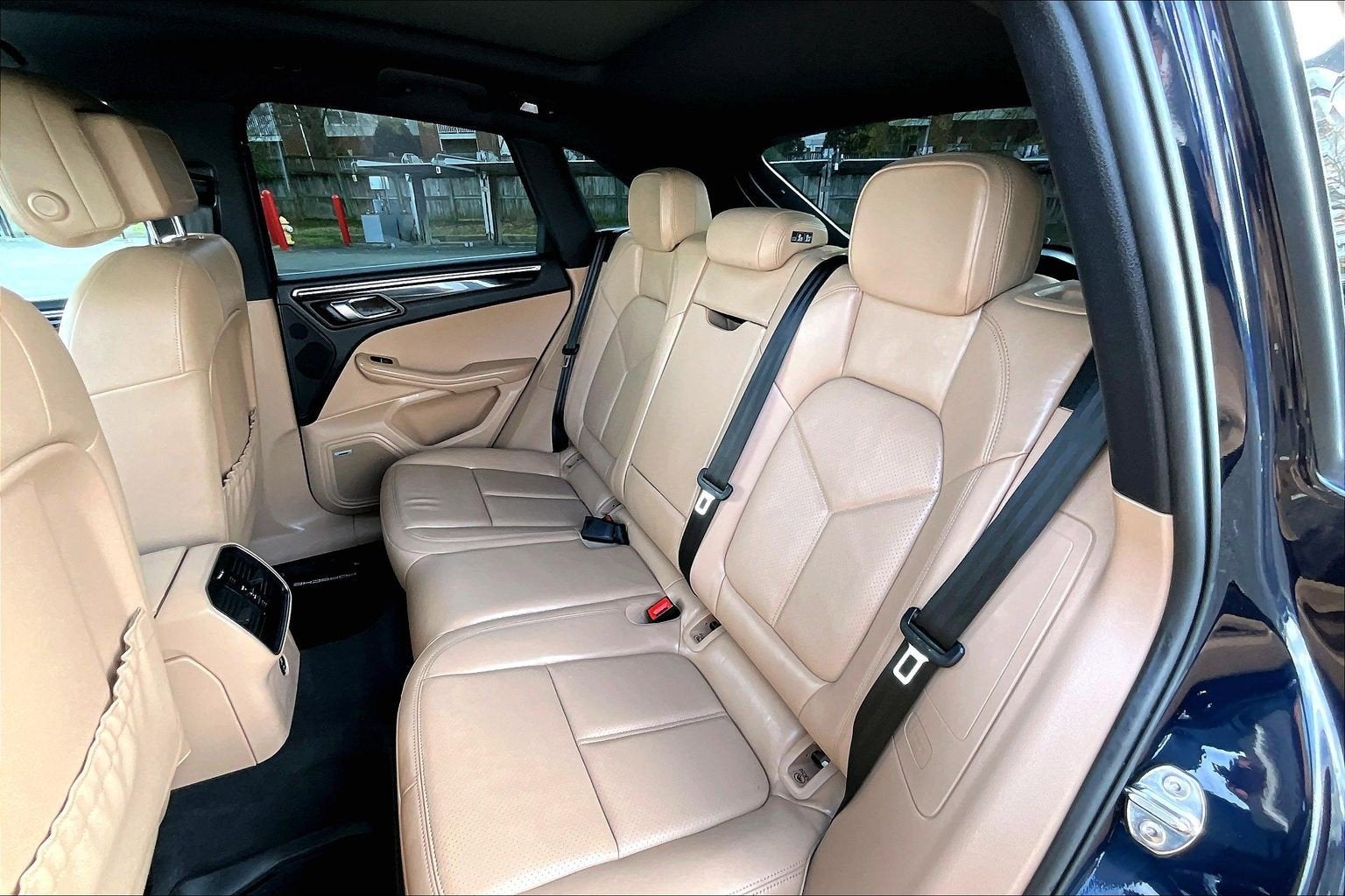 2021 Porsche Macan AWD