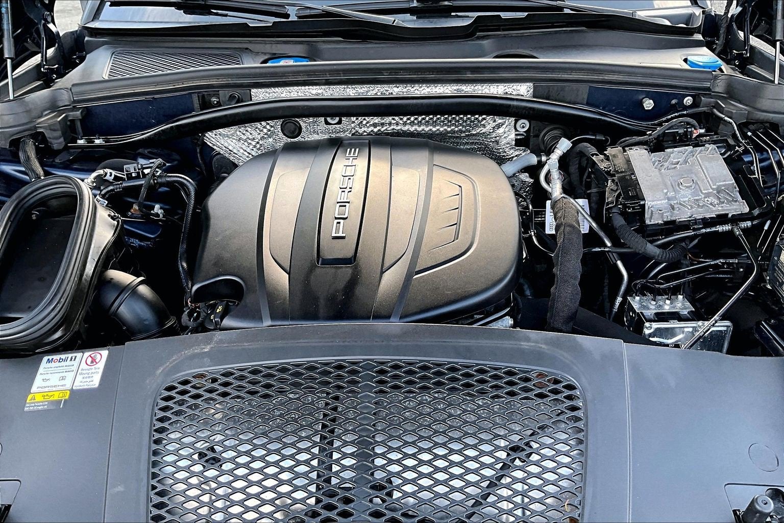 2021 Porsche Macan AWD