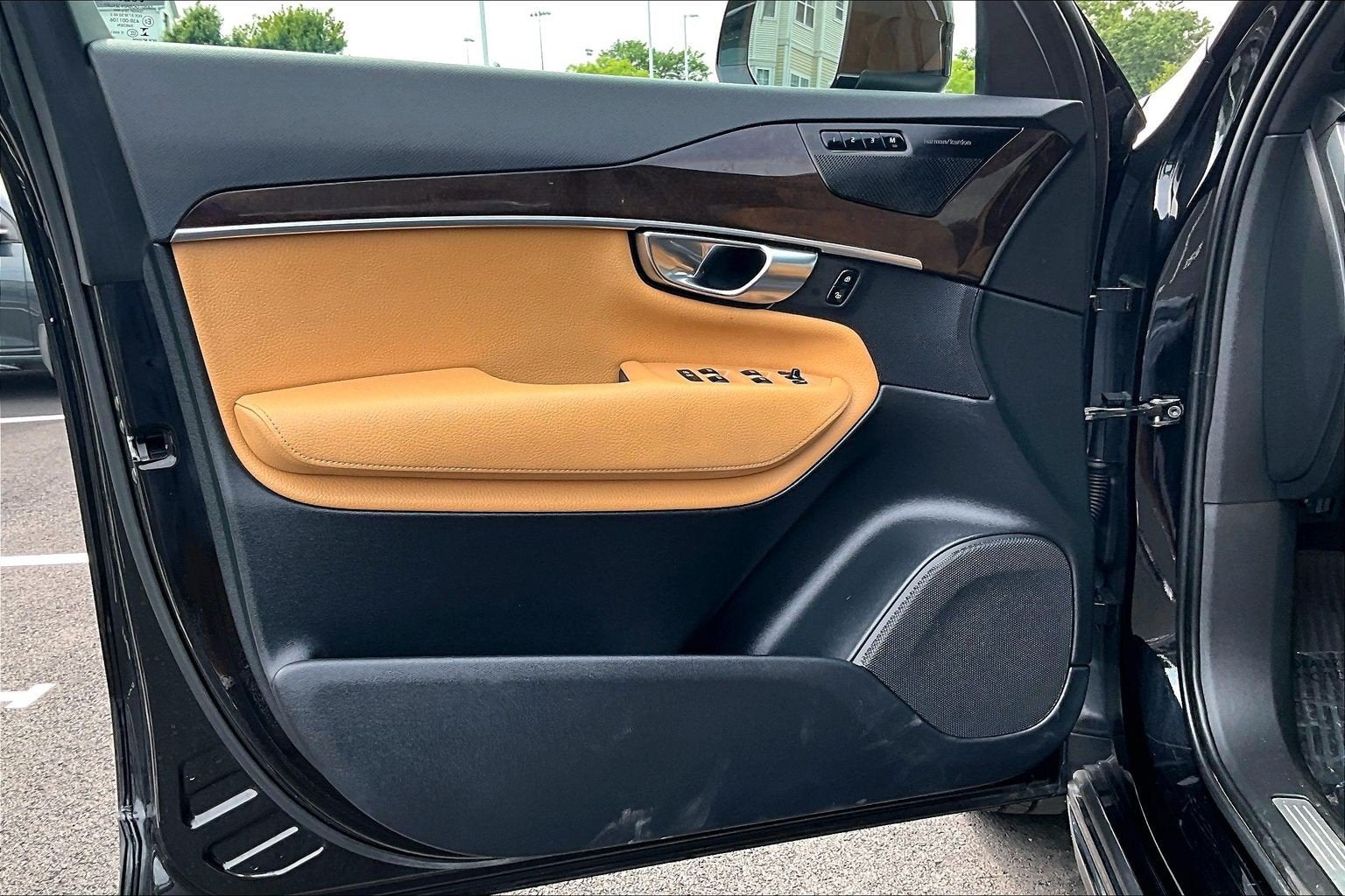 2019 Volvo XC90 Momentum