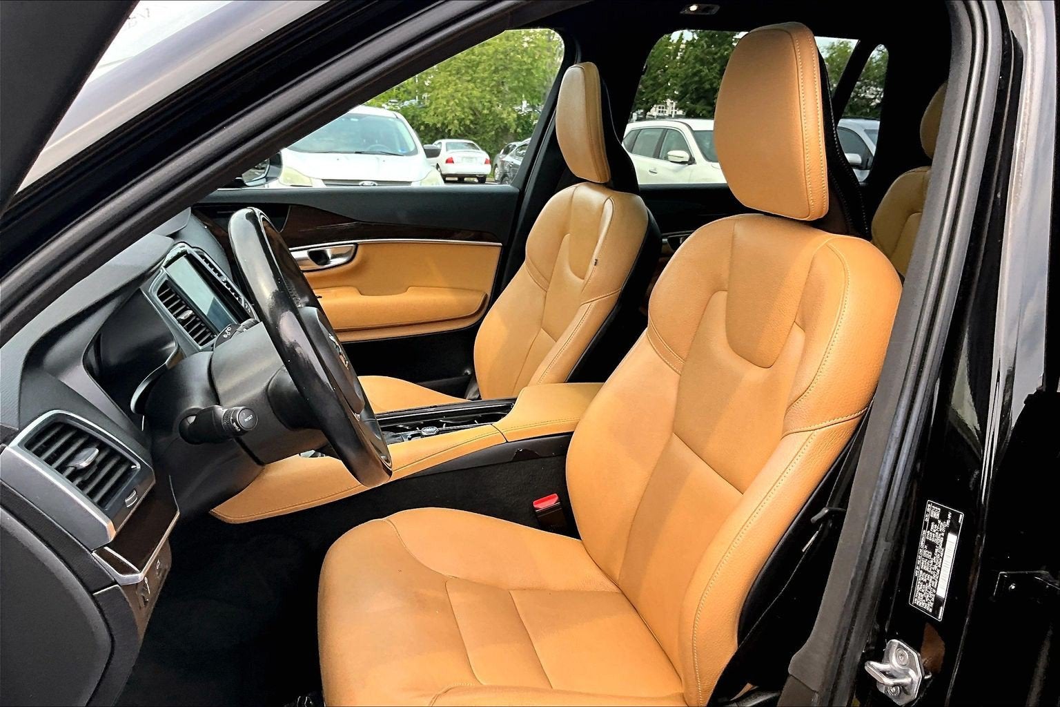2019 Volvo XC90 Momentum