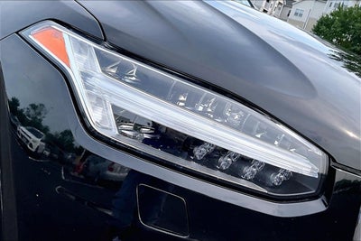 2019 Volvo XC90 Momentum