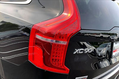 2019 Volvo XC90 Momentum