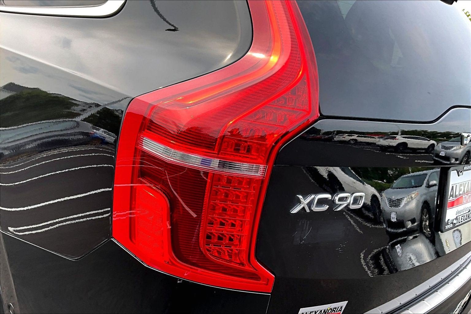 2019 Volvo XC90 Momentum