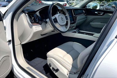 2022 Volvo XC60 Recharge Plug-In Hybrid Inscription Expression