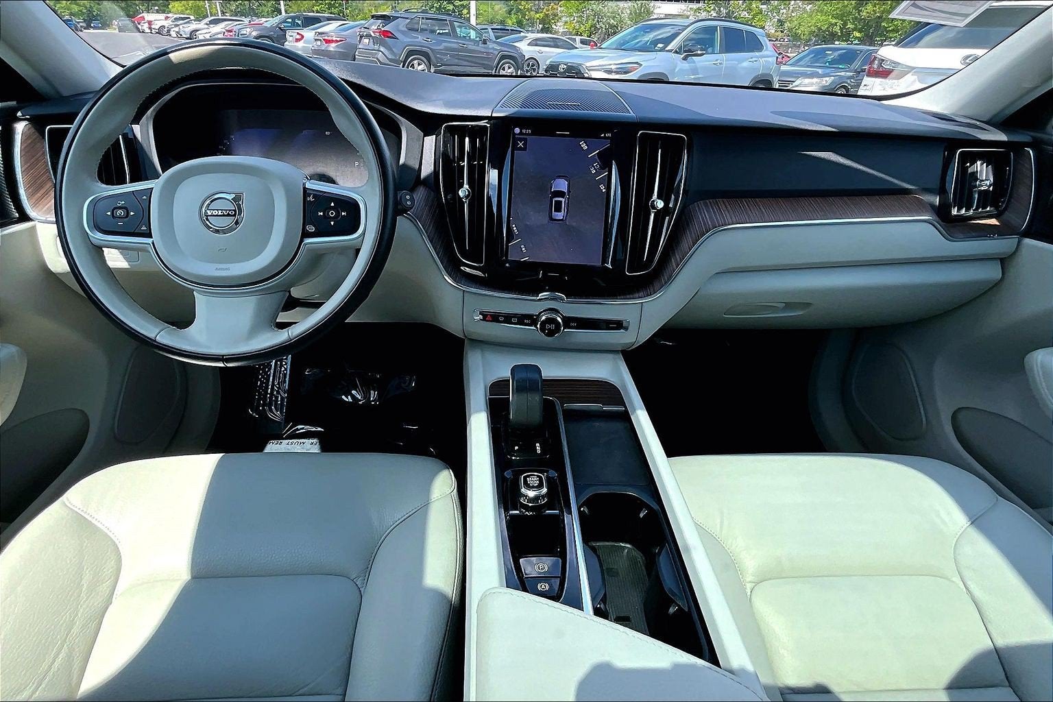 2022 Volvo XC60 Recharge Plug-In Hybrid Inscription Expression