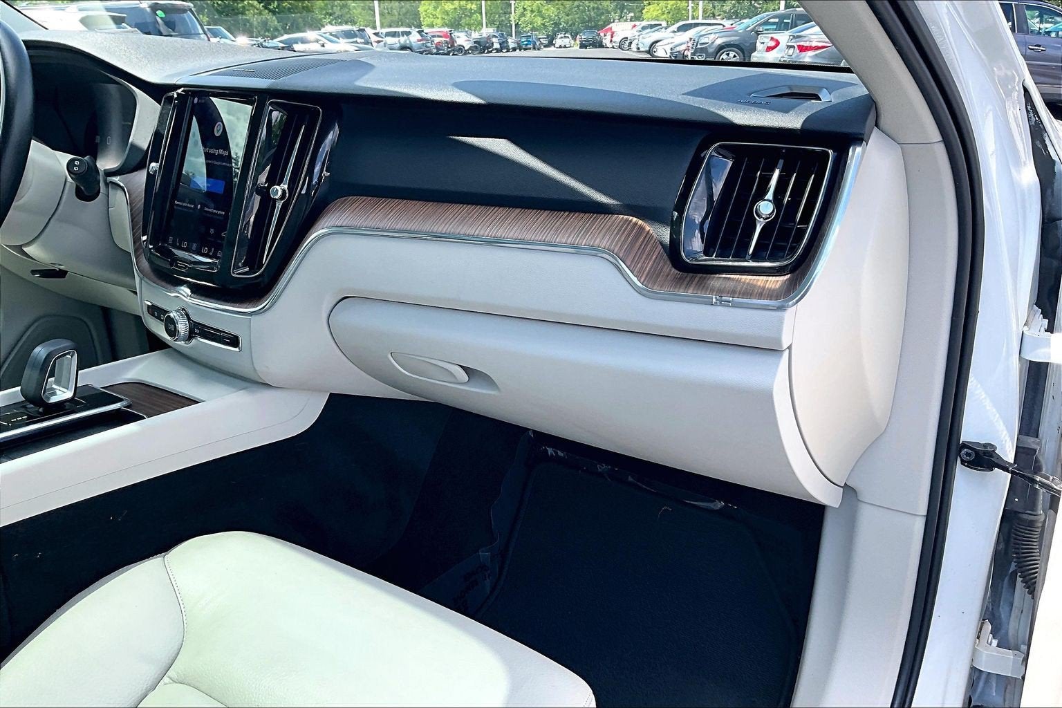 2022 Volvo XC60 Recharge Plug-In Hybrid Inscription Expression