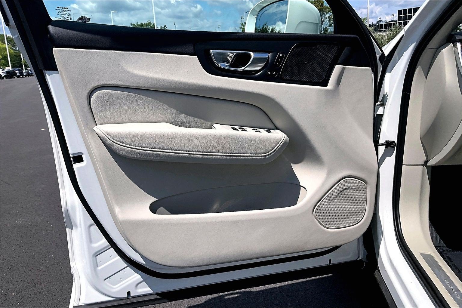 2022 Volvo XC60 Recharge Plug-In Hybrid Inscription Expression