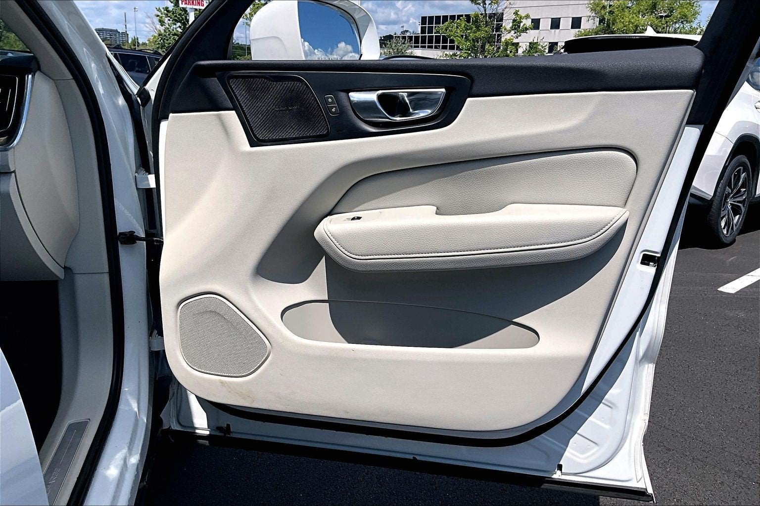 2022 Volvo XC60 Recharge Plug-In Hybrid Inscription Expression
