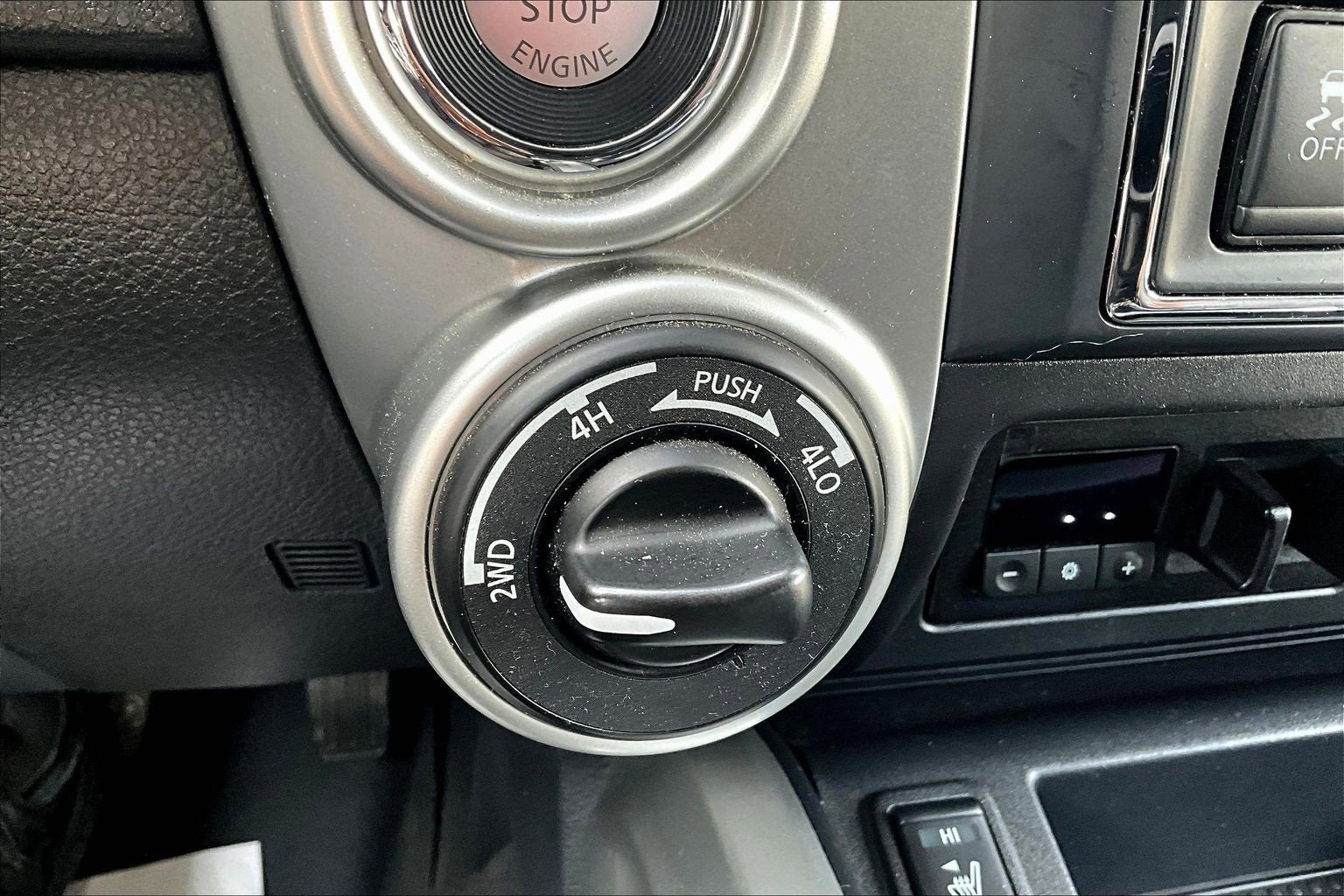 2020 Nissan Titan SV