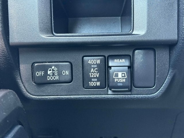 2017 Toyota Tacoma SR V6