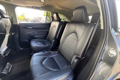 2023 Toyota HIGHLANDER XLE