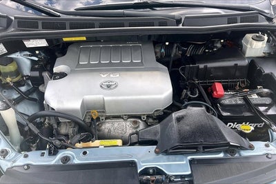 2010 Toyota SIENNA XLE