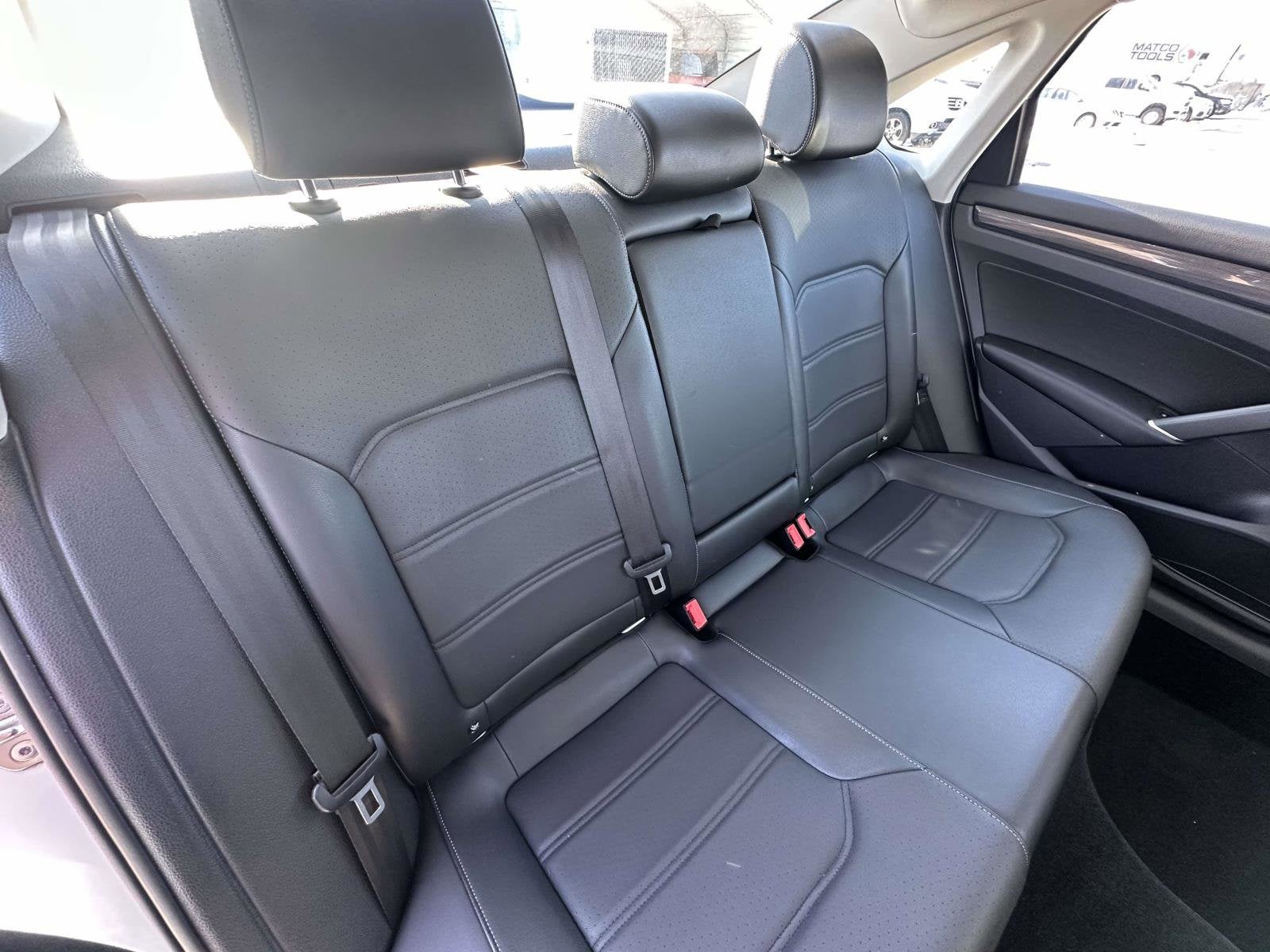 2020 Volkswagen Passat 2.0T R-Line