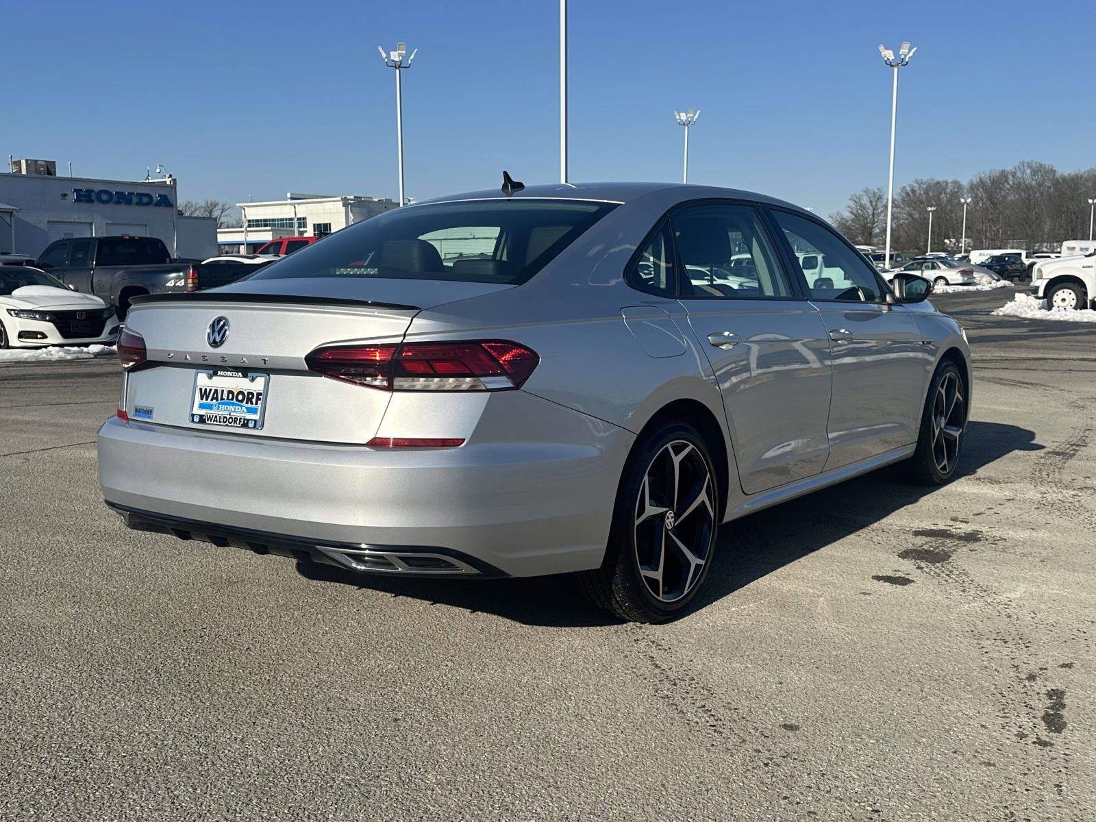 2020 Volkswagen Passat 2.0T R-Line