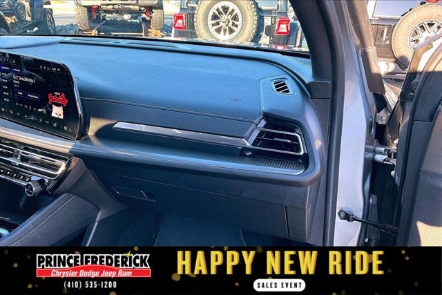 2025 Chevrolet Traverse FWD LT