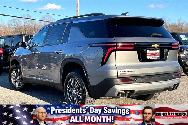 2025 Chevrolet Traverse FWD LT