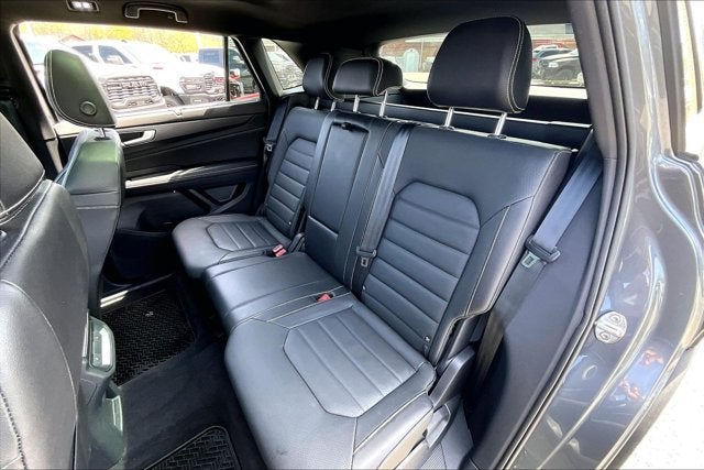 2024 Volkswagen Atlas Cross Sport 2.0T SEL R-Line