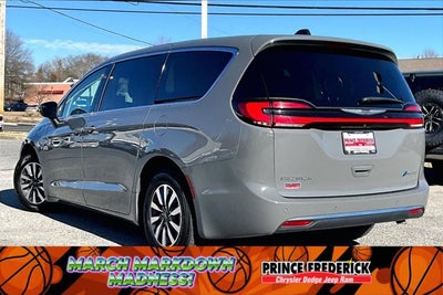 2023 Chrysler Pacifica Hybrid Touring L