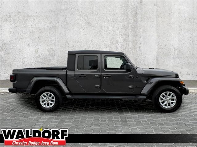 2023 Jeep Gladiator Sport S photo 2