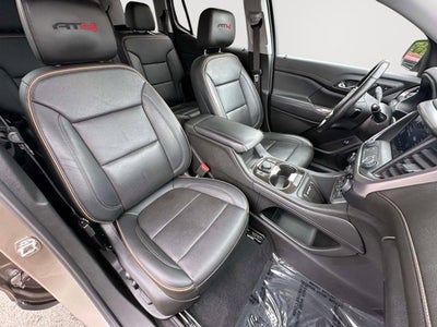 2022 GMC Acadia AT4