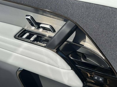 2025 Land Rover Range Rover Sport SE