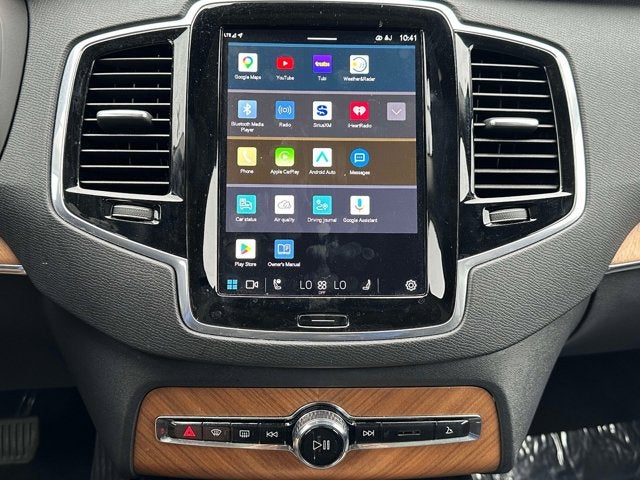 2024 Volvo XC90 Plus Bright Theme