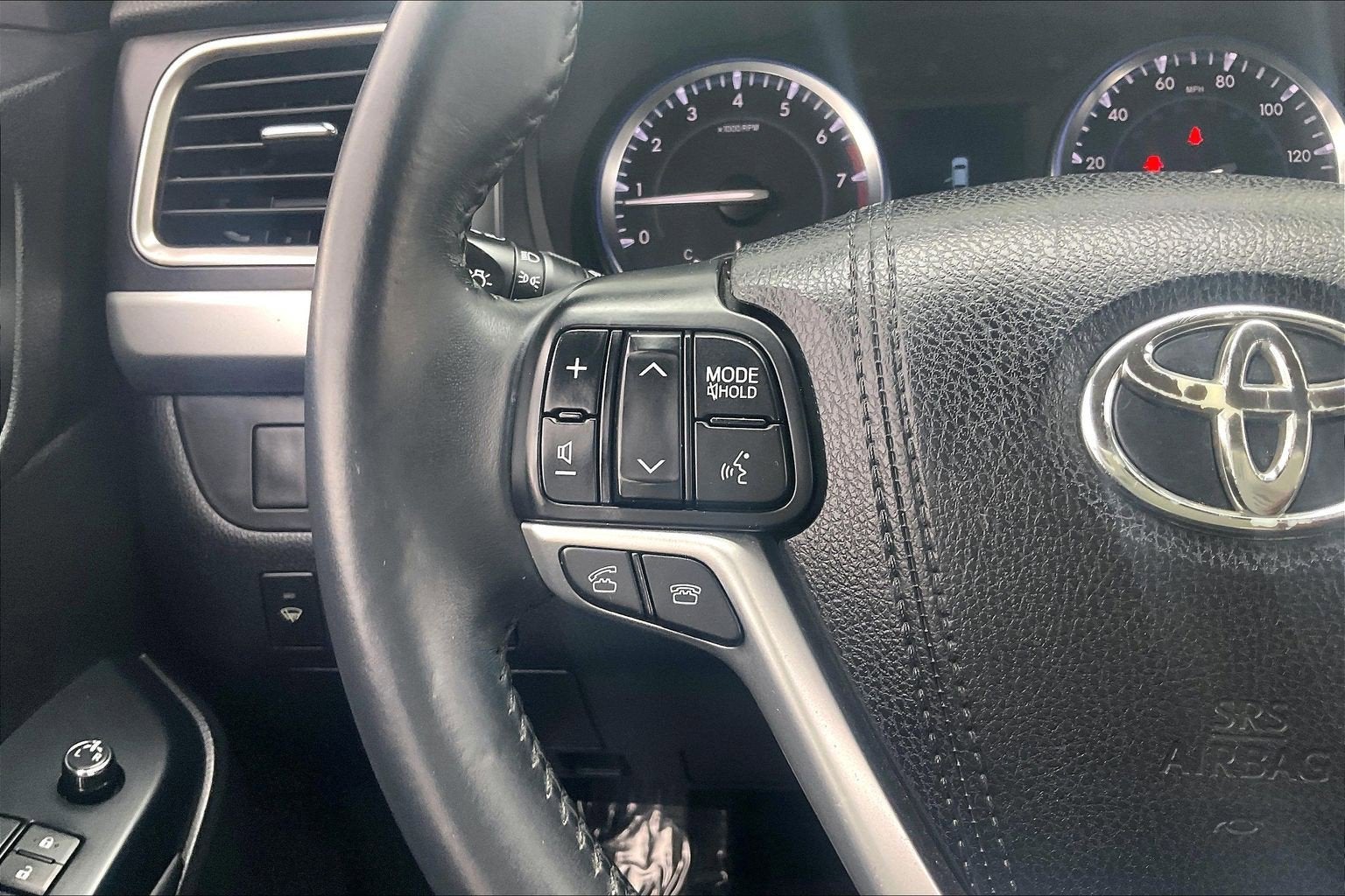 2016 Toyota Highlander LE Plus V6